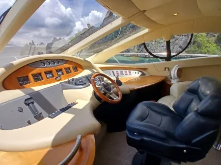 Captain seat Azimut 55