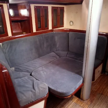 saloon dining area converts to double berth