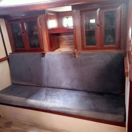 saloon single berth
